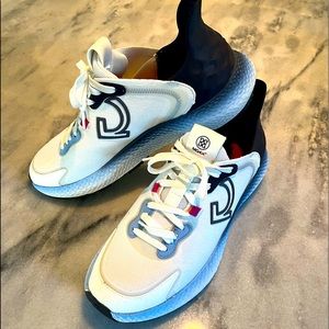 Gfore MEN'S MG4X2 GOLF CROSS TRAINER size 11 used for 5-golf holes.